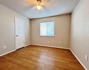 2217 Lookout Lane - Photo Thumbnail 11