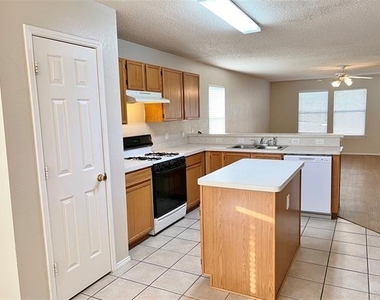 2217 Lookout Lane - Photo Thumbnail 4