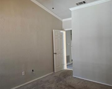 9600 Royal Lane - Photo Thumbnail 10