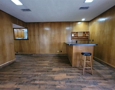 738 Hawthorne Lane - Photo Thumbnail 21