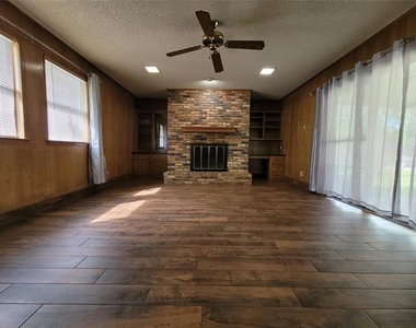 738 Hawthorne Lane - Photo Thumbnail 15