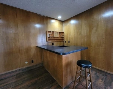 738 Hawthorne Lane - Photo Thumbnail 20