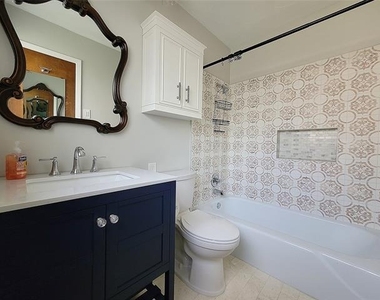 738 Hawthorne Lane - Photo Thumbnail 25