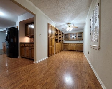 738 Hawthorne Lane - Photo Thumbnail 10