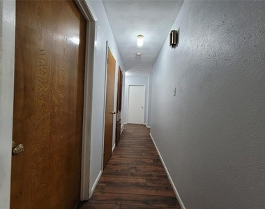 738 Hawthorne Lane - Photo Thumbnail 23