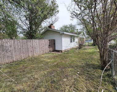 738 Hawthorne Lane - Photo Thumbnail 29