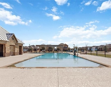1450 Arabella Avenue - Photo Thumbnail 32