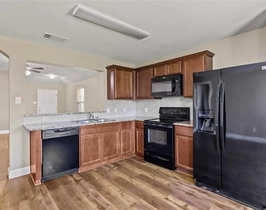 1450 Arabella Avenue - Photo Thumbnail 11
