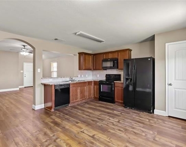 1450 Arabella Avenue - Photo Thumbnail 9