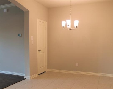 825 Ben Lane - Photo Thumbnail 11