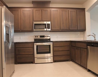 825 Ben Lane - Photo Thumbnail 7