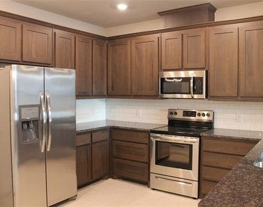 825 Ben Lane - Photo Thumbnail 5