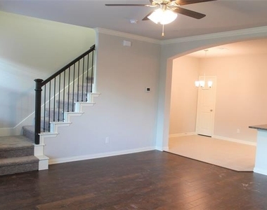 825 Ben Lane - Photo Thumbnail 4