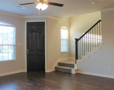 825 Ben Lane - Photo Thumbnail 3