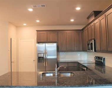 825 Ben Lane - Photo Thumbnail 10
