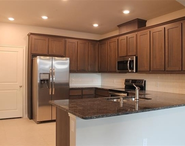 825 Ben Lane - Photo Thumbnail 9