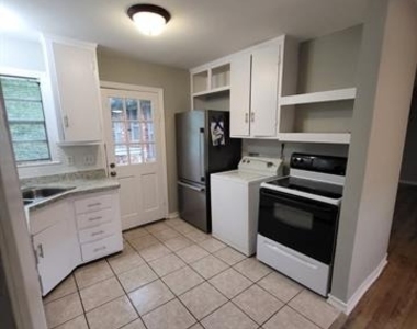1006 W Lamar Street - Photo Thumbnail 5