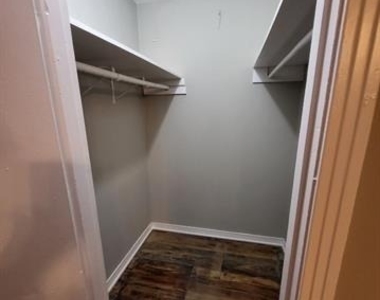 1006 W Lamar Street - Photo Thumbnail 11