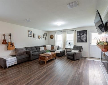 771 Bayonet Street - Photo Thumbnail 5