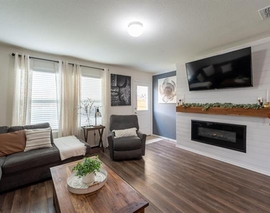 771 Bayonet Street - Photo Thumbnail 6