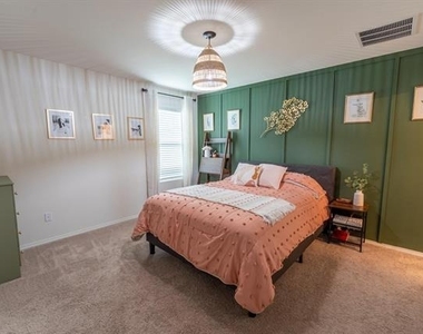 771 Bayonet Street - Photo Thumbnail 8