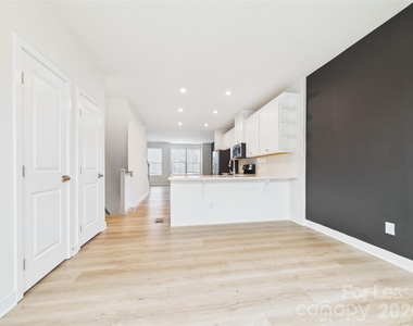 3131 Coquina Lane - Photo Thumbnail 9