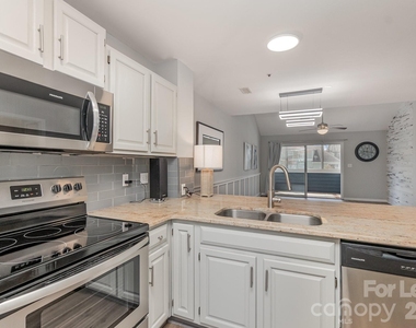 17544 Tuscany Lane - Photo Thumbnail 7