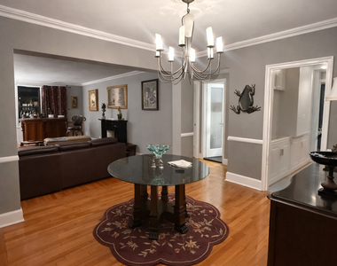 East 54th Street - Photo Thumbnail 5