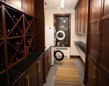 East 54th Street - Photo Thumbnail 11