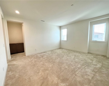 12040 Estrella Place - Photo Thumbnail 9