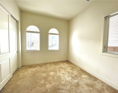 12040 Estrella Place - Photo Thumbnail 13