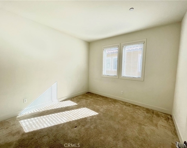 12040 Estrella Place - Photo Thumbnail 21