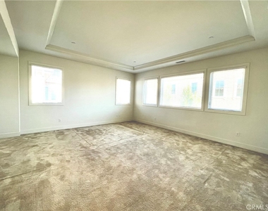 12040 Estrella Place - Photo Thumbnail 8