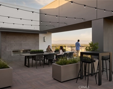 21010 Erwin Street - Photo Thumbnail 31