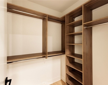 21010 Erwin Street - Photo Thumbnail 53