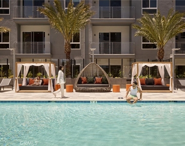 21010 Erwin Street - Photo Thumbnail 5