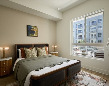 21010 Erwin Street - Photo Thumbnail 43