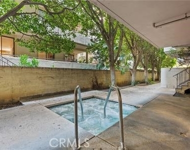 1880 Veteran Avenue - Photo Thumbnail 34