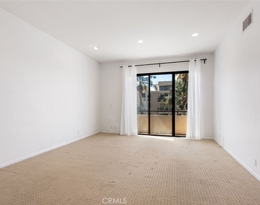 1880 Veteran Avenue - Photo Thumbnail 21