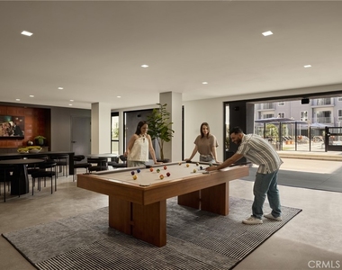 21010 Erwin Street - Photo Thumbnail 32