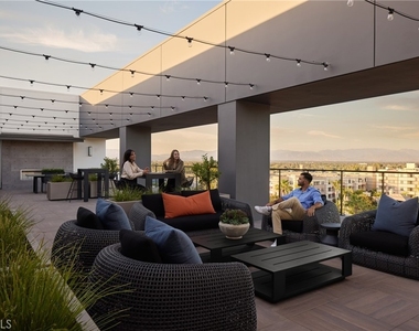 21010 Erwin Street - Photo Thumbnail 30