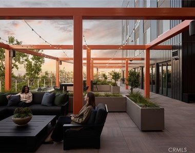 21010 Erwin Street - Photo Thumbnail 24
