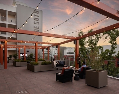 21010 Erwin Street - Photo Thumbnail 25