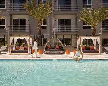 21010 Erwin Street - Photo Thumbnail 5