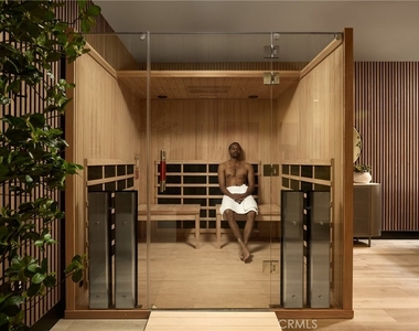 21010 Erwin Street - Photo Thumbnail 9