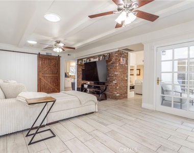 19308 Lemarsh Street - Photo Thumbnail 8