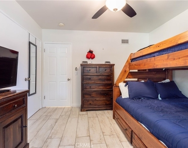 19308 Lemarsh Street - Photo Thumbnail 19
