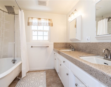 19308 Lemarsh Street - Photo Thumbnail 22