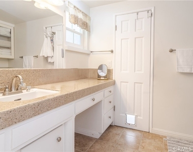 19308 Lemarsh Street - Photo Thumbnail 26