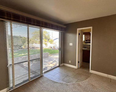 1222 W Avenue J15 - Photo Thumbnail 11